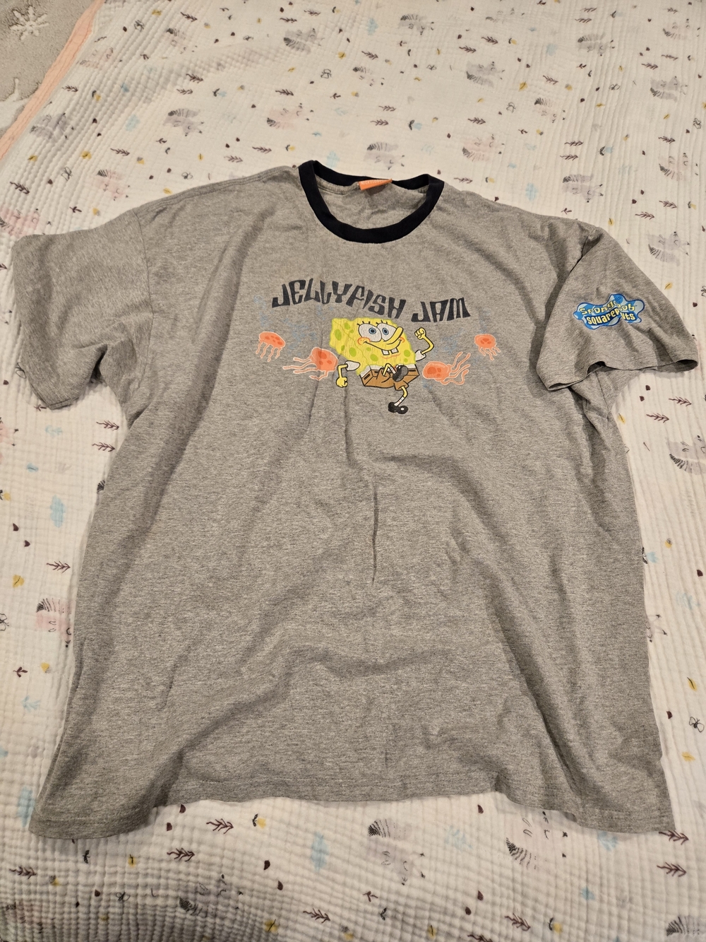 *Nickelodeon* SpongeBob Squarepants Jellyfish Jam Gray Graphic Tee